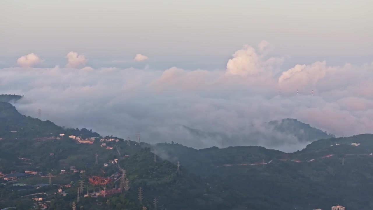 航拍重庆鱼洞清晨日出平流雾风光视频素材