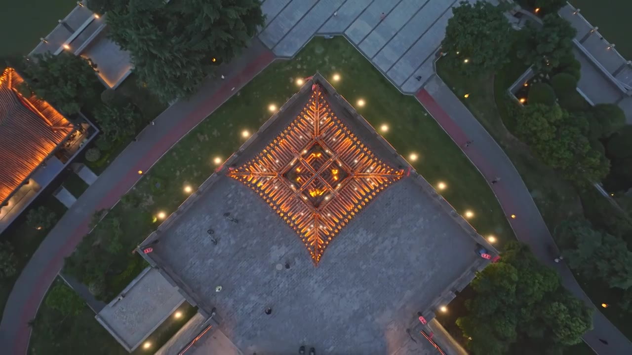 航拍西安城墙夜景视频素材