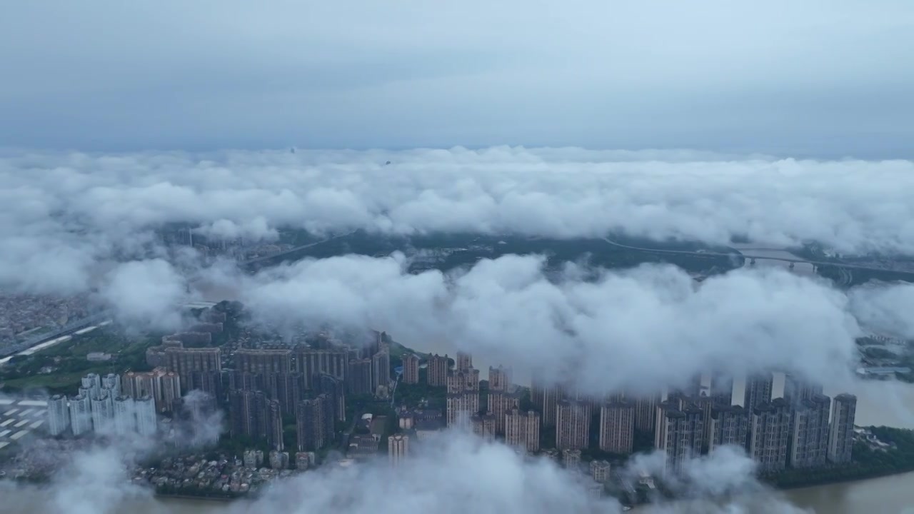 4K高清航拍广州珠江上空壮美云海视频素材