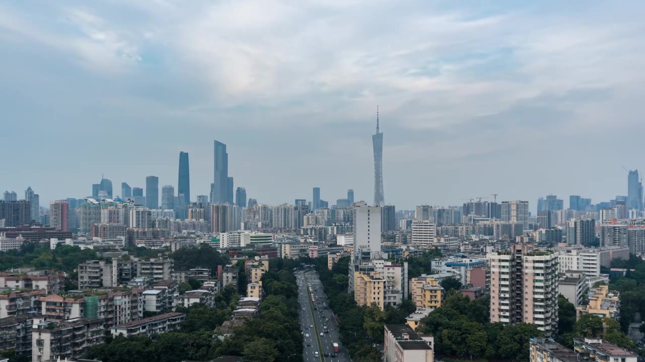 一条路通向广州地标建筑珠江新城视频素材