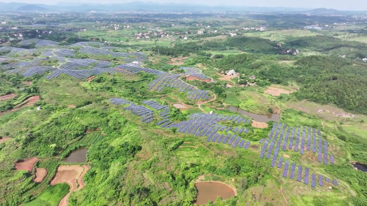 4K航拍湖南省衡阳市祁东县黄花场光伏电站视频下载