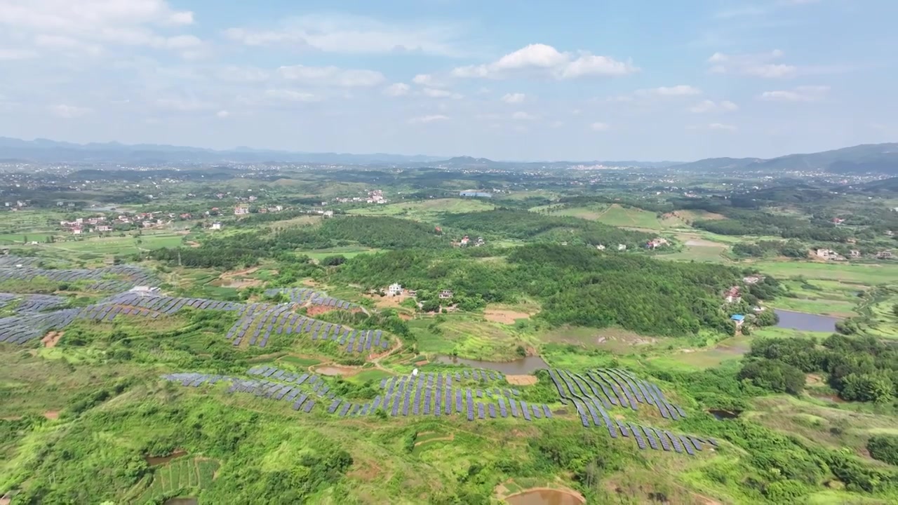 4K航拍湖南省衡阳市祁东县黄花场光伏电站视频下载