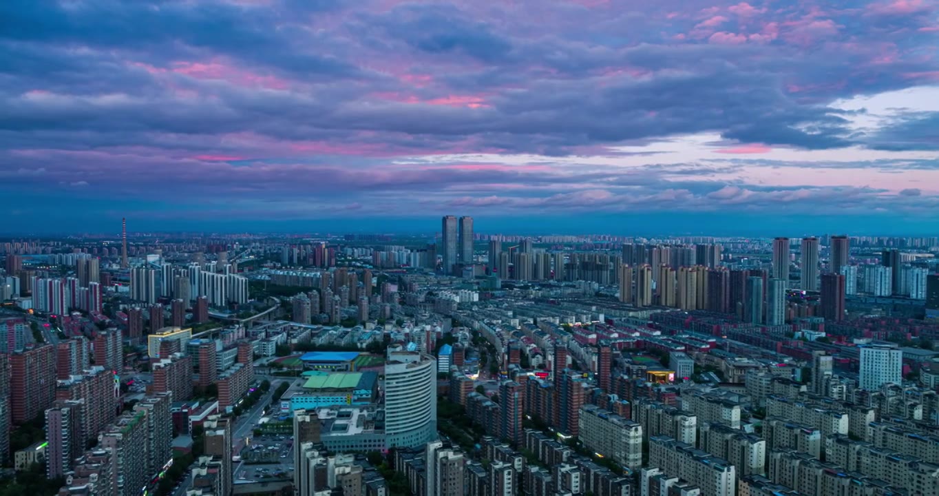 【高清8K】沈阳北站雨后金调广角航拍视频素材