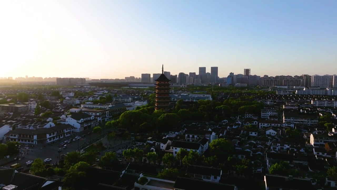 航拍苏州古城中心地标北寺塔日落视频素材