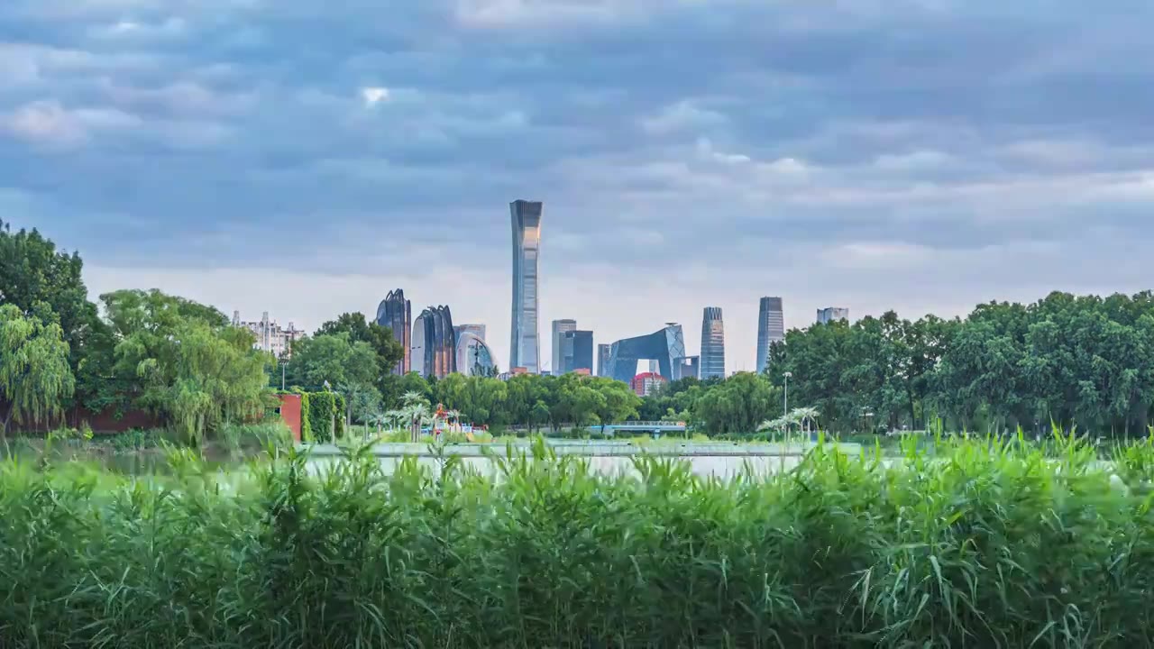 北京朝阳公园国贸CBD建筑日转夜延时风光视频素材