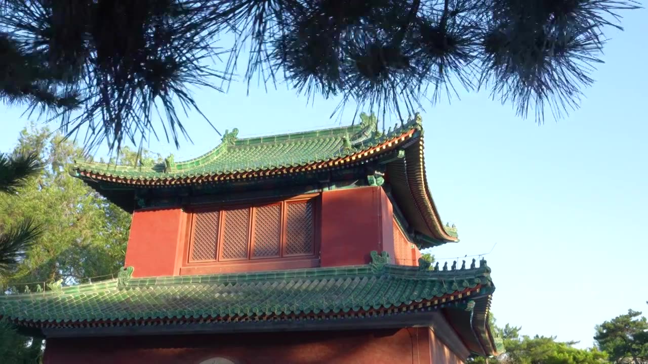 北京地坛公园钟楼，古代建筑，红墙绿瓦，4K移动拍摄视频素材