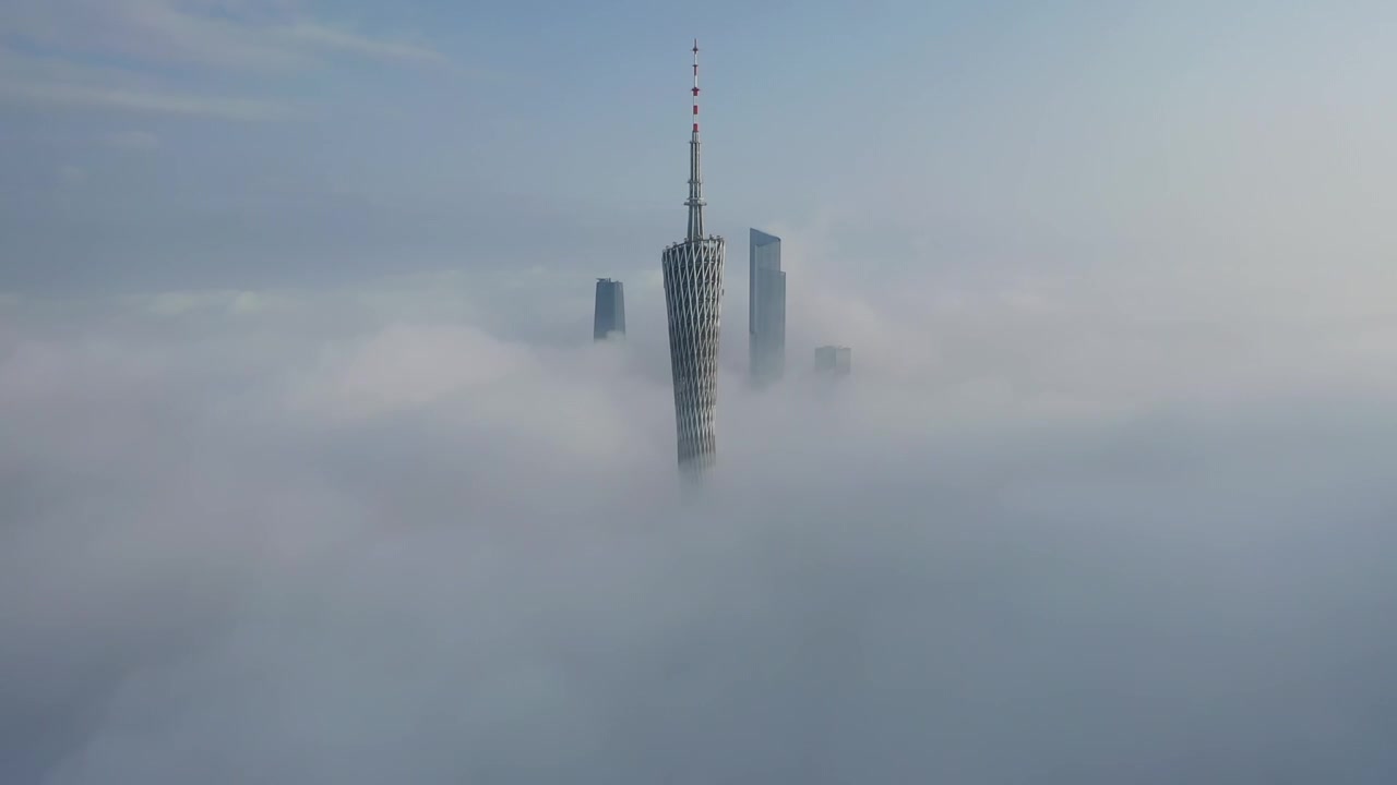 广州平流雾之上的广州地标建筑珠江新城视频素材