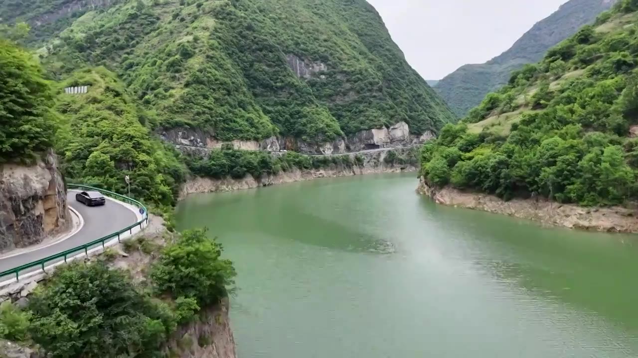 水库 挂壁公路视频下载