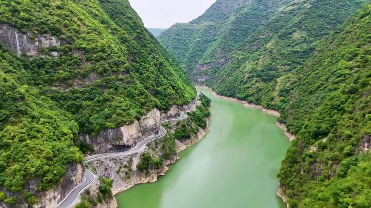 水库 挂壁公路视频下载