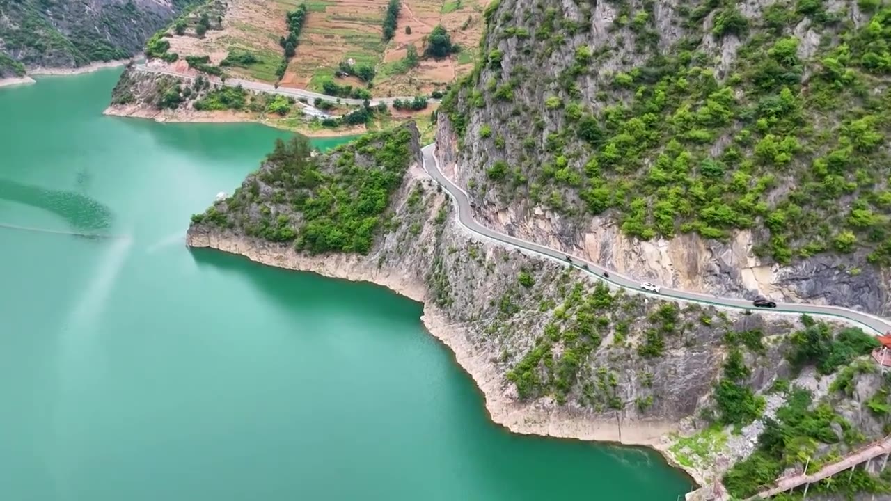 水库 挂壁公路视频素材