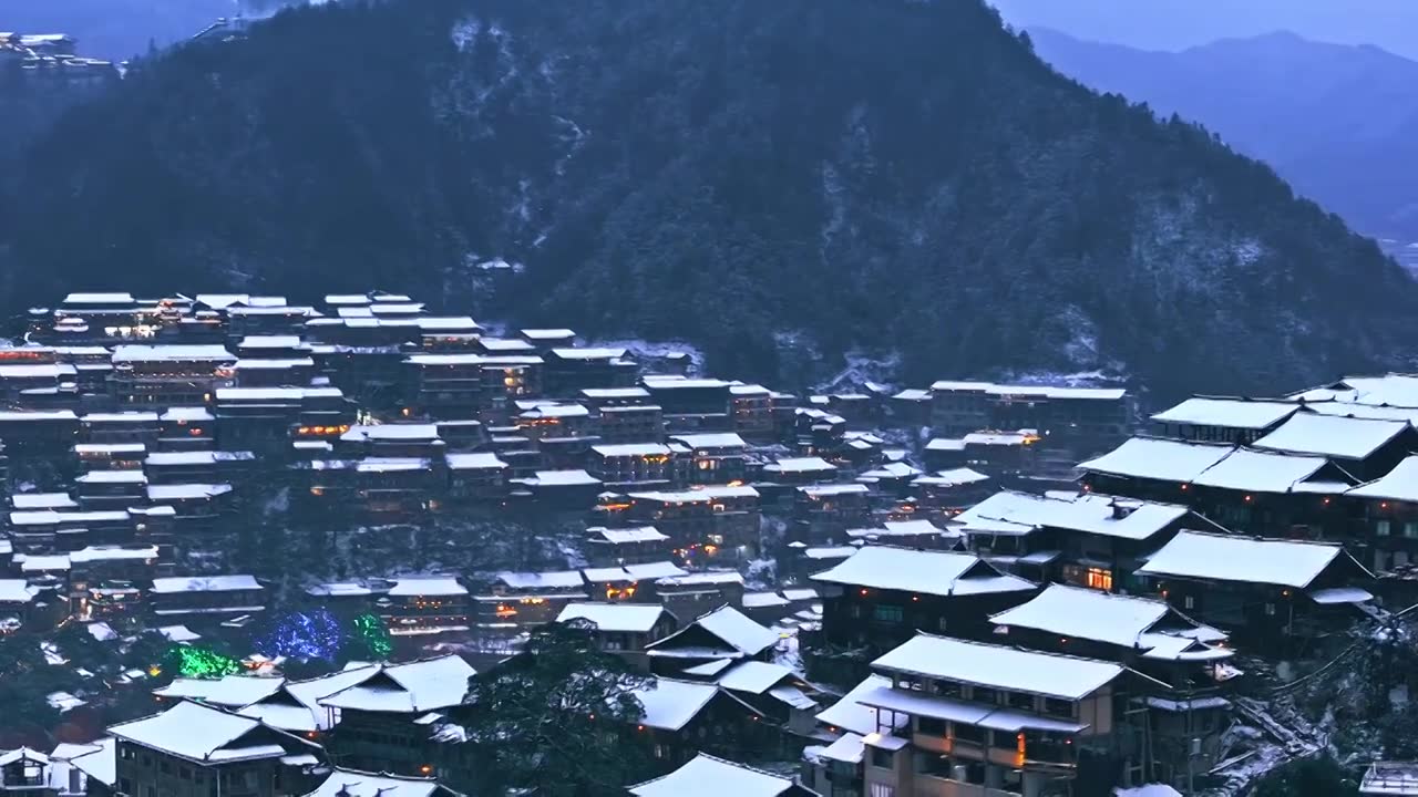 贵州西江千户苗寨雪天航拍视频素材