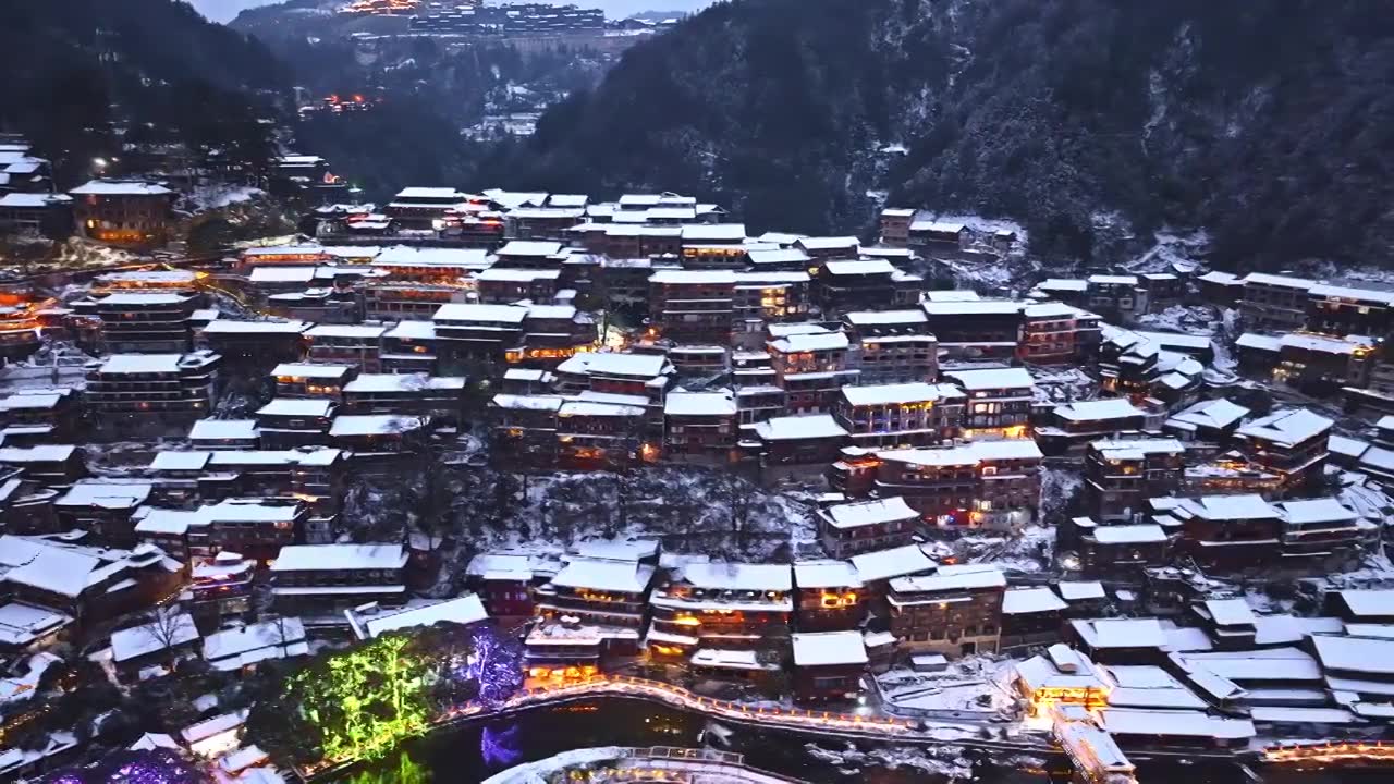 贵州西江千户苗寨雪天航拍视频素材