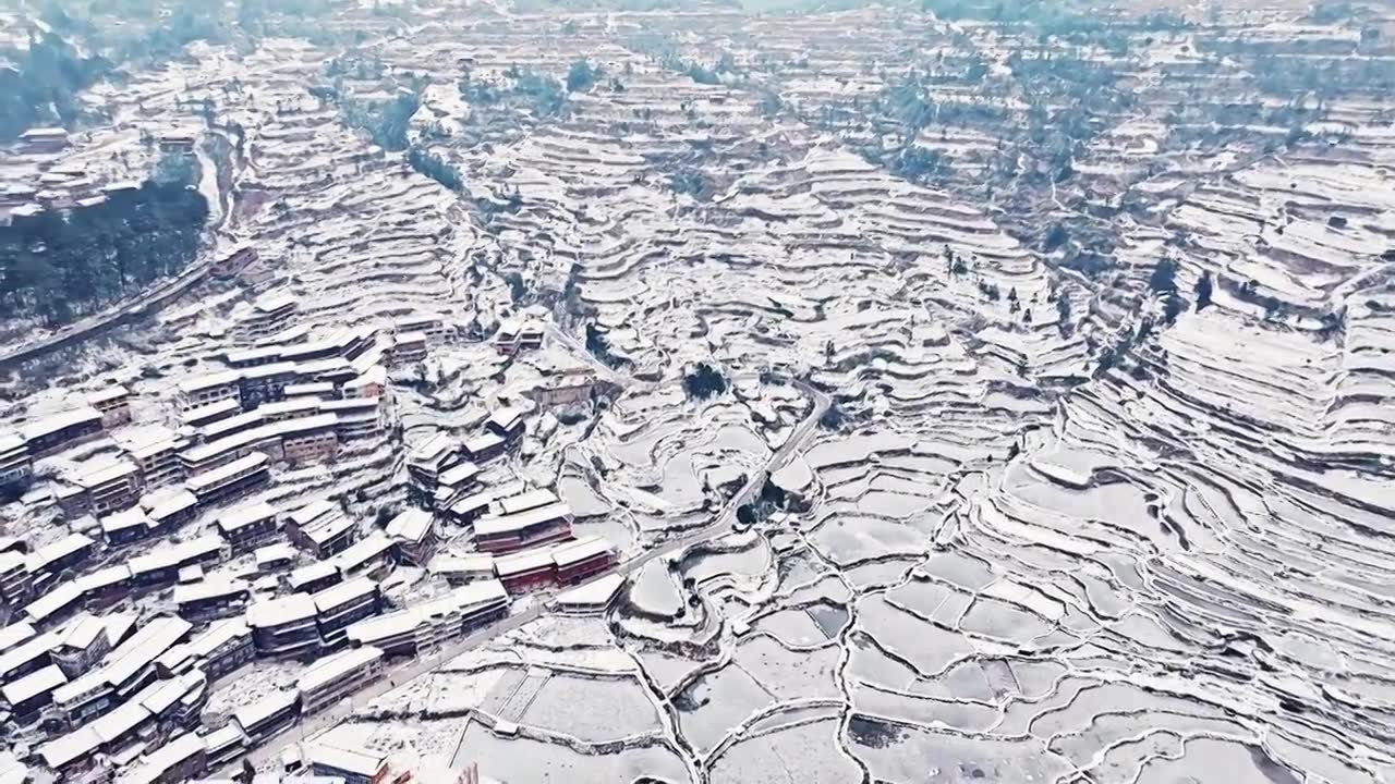 贵州西江千户苗寨雪天航拍视频素材