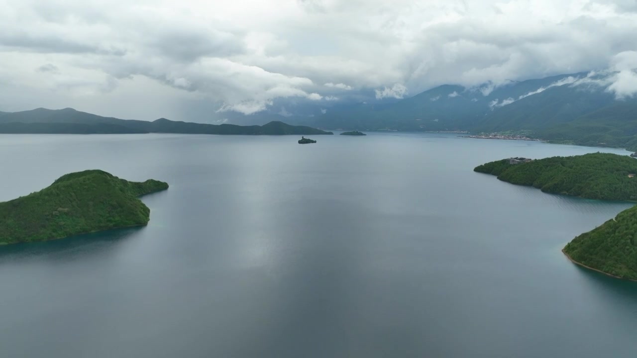 4K高清航拍泸沽湖黄昏时分视频素材