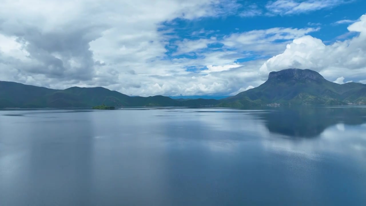 4K高清航拍泸沽湖女神湾美景视频素材