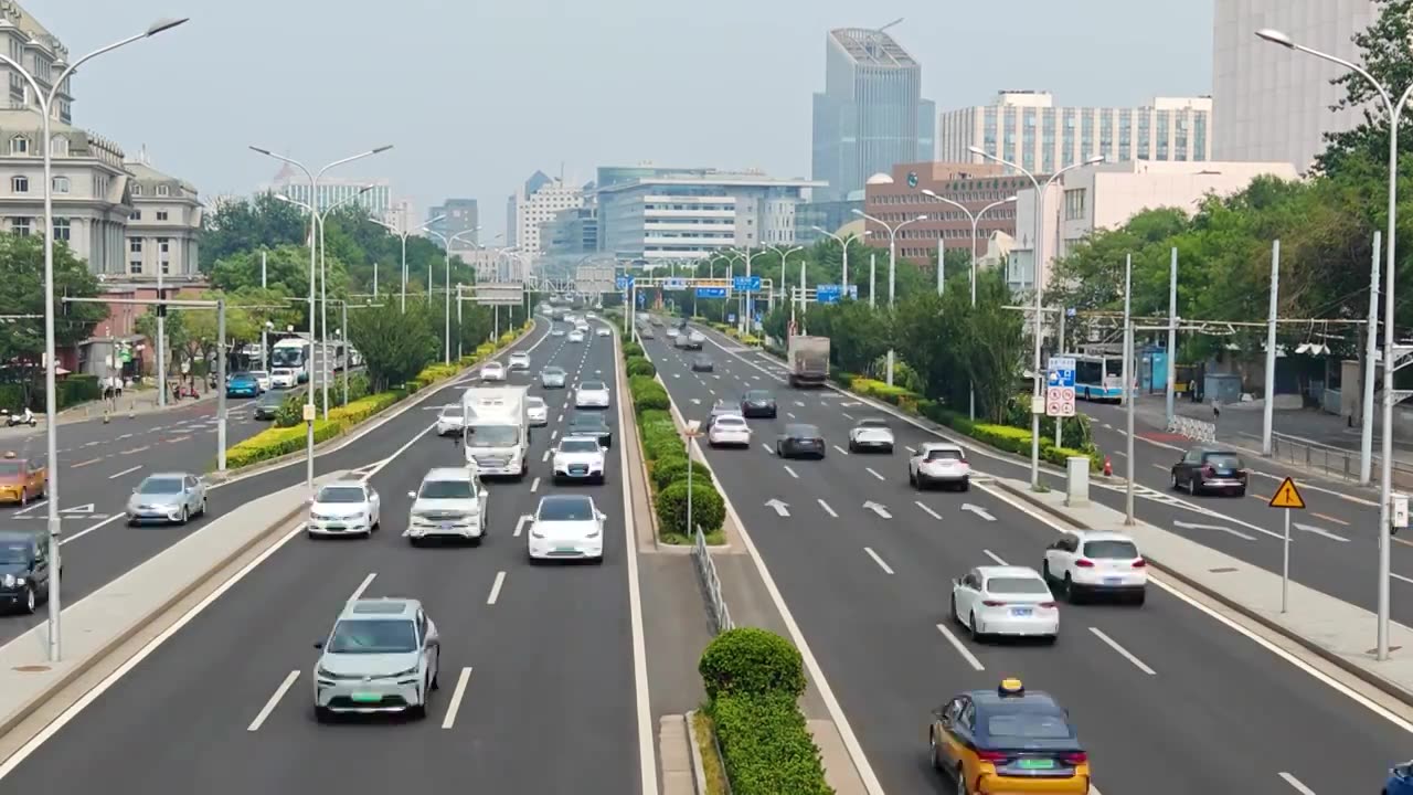 北京：西直门外大街的主路车流（延时）视频下载