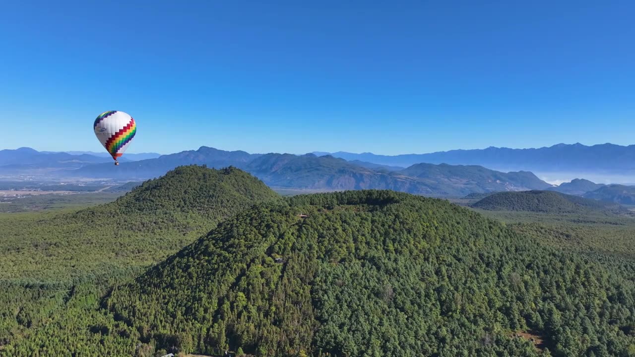 云南腾冲火山地质公园热气球航拍合集视频下载