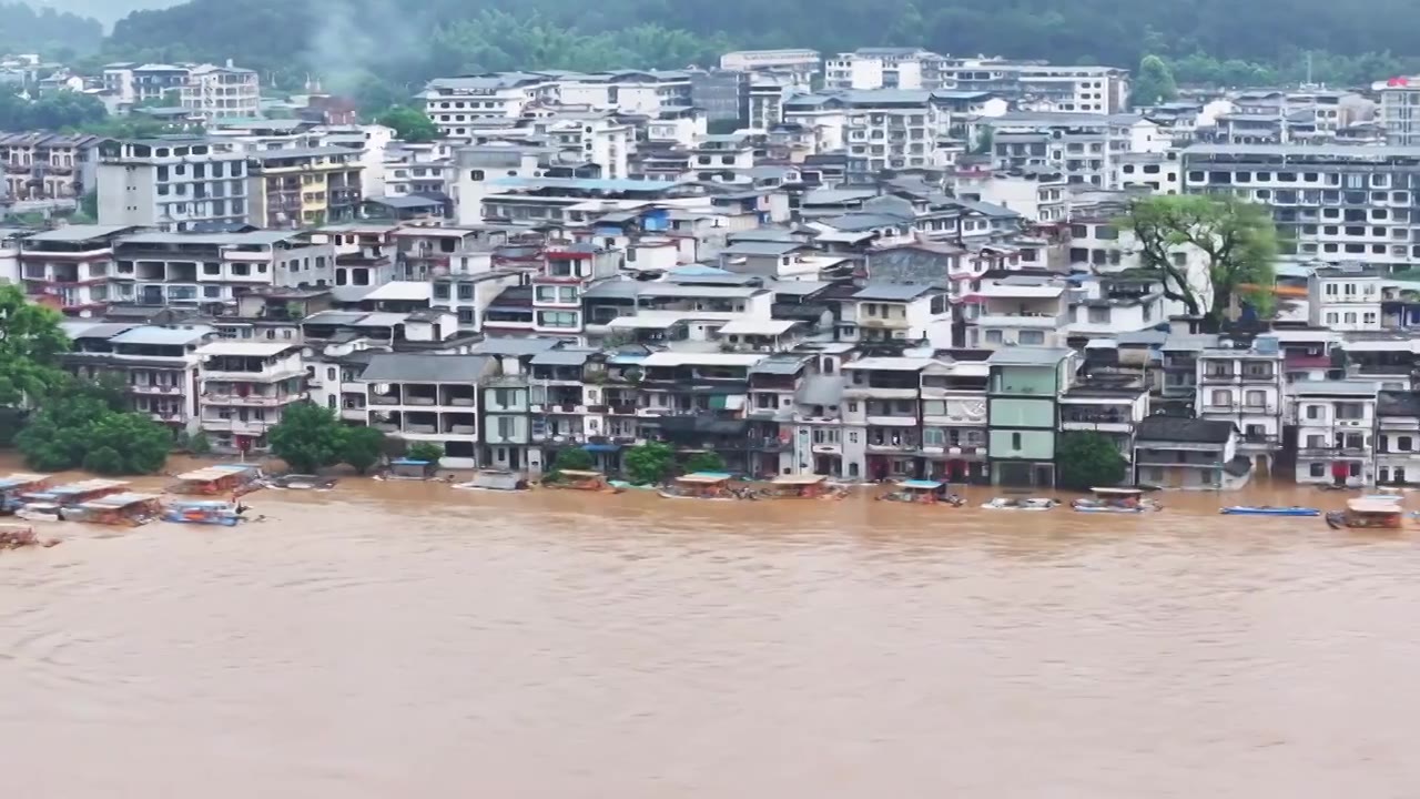 汛期桂林漓江洪水洪峰过境视频素材