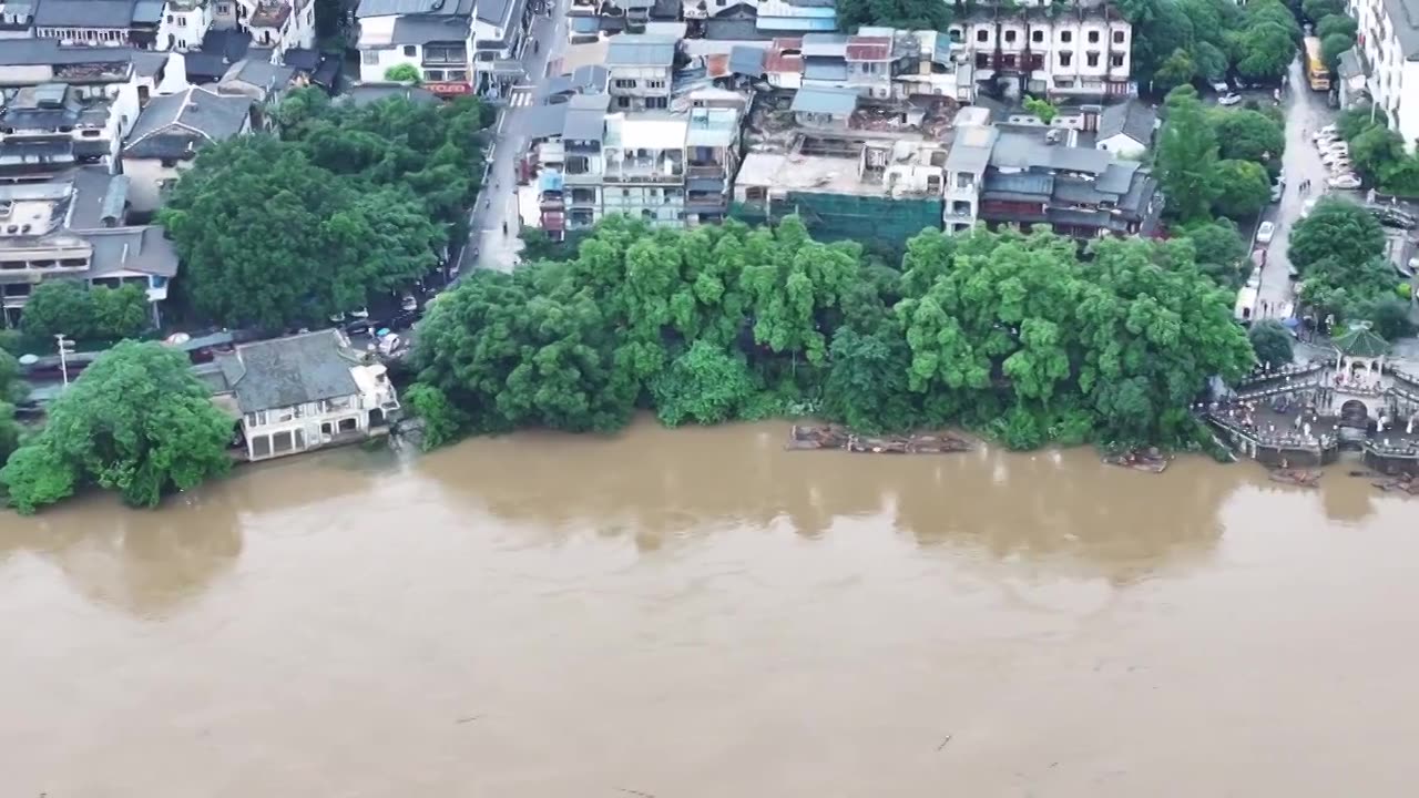 汛期桂林漓江洪水洪峰过境视频素材