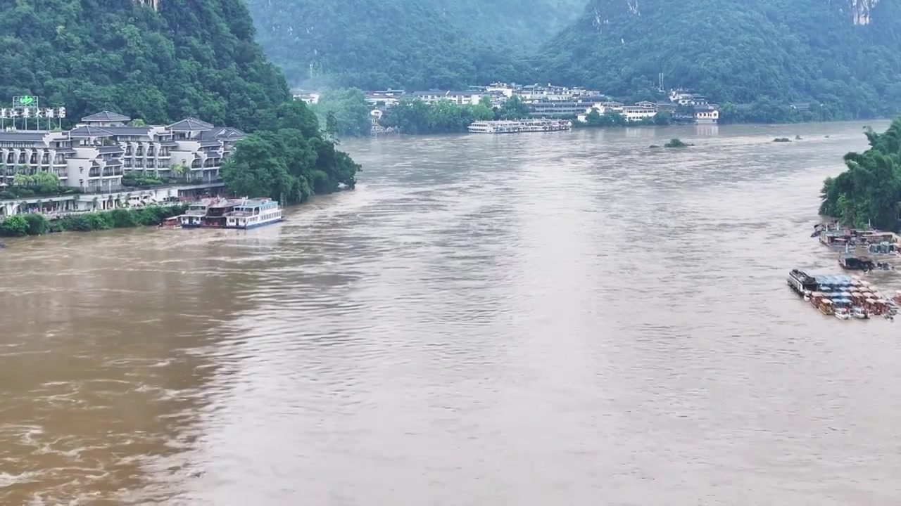 汛期桂林漓江洪水洪峰过境视频素材