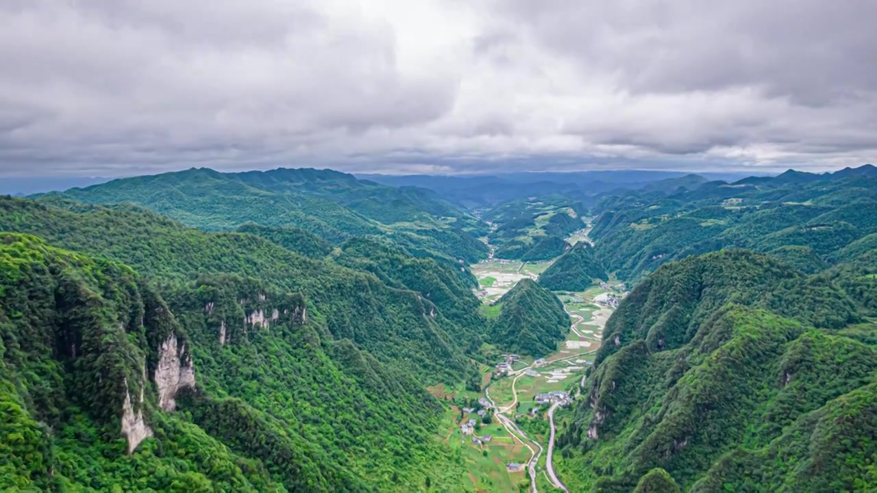 8K贵州自然风光山峰云雾航拍延时视频素材