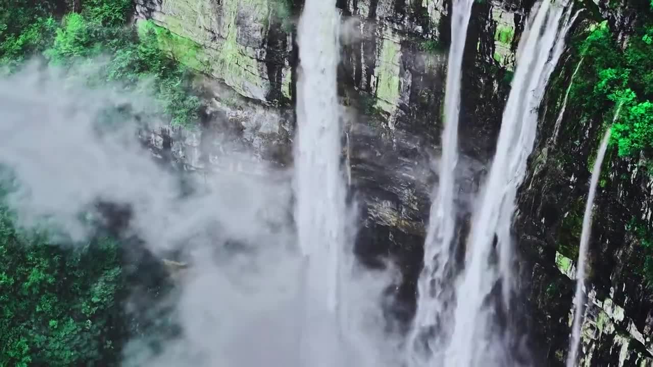 贵州黔东南施秉江凯河飞水岩瀑布航拍视频下载