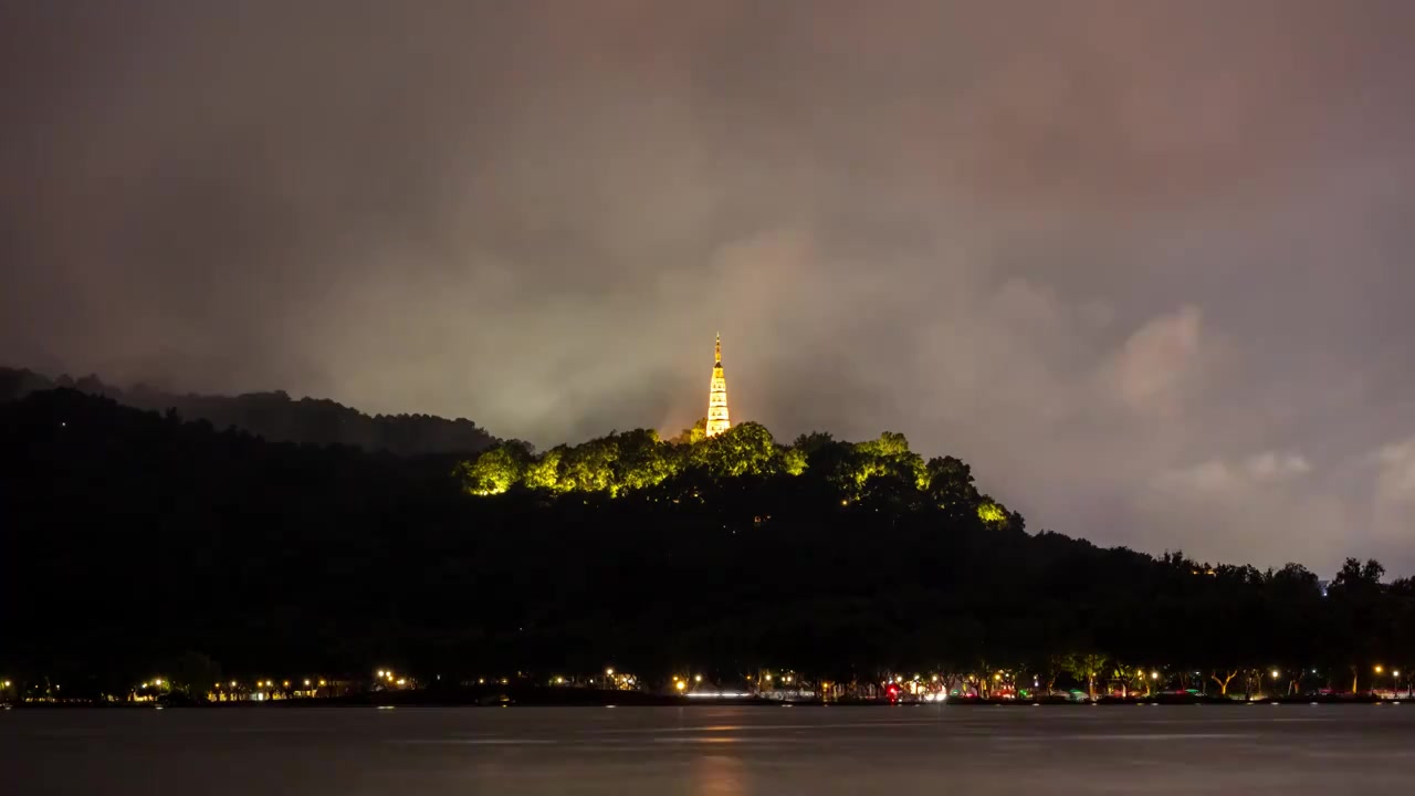 杭州保俶塔夜景雨后云海延时摄影视频下载