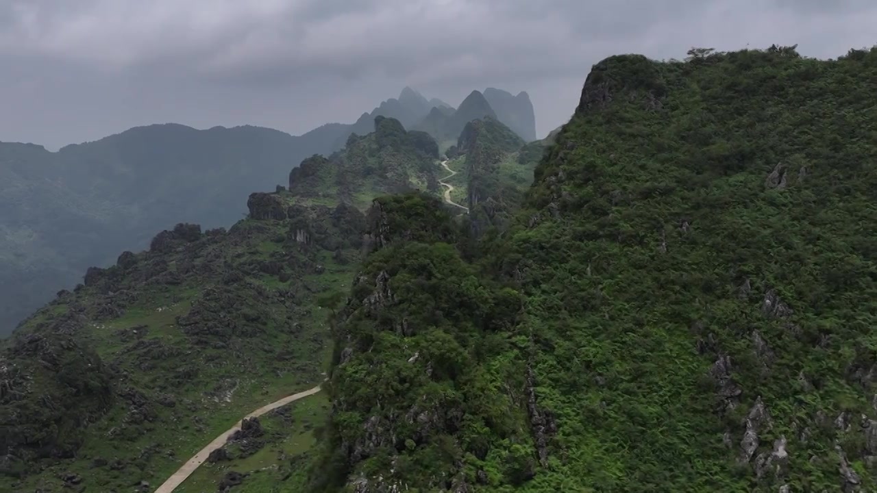 贵州六盘水六枝龙脊山龙脊天路视频素材