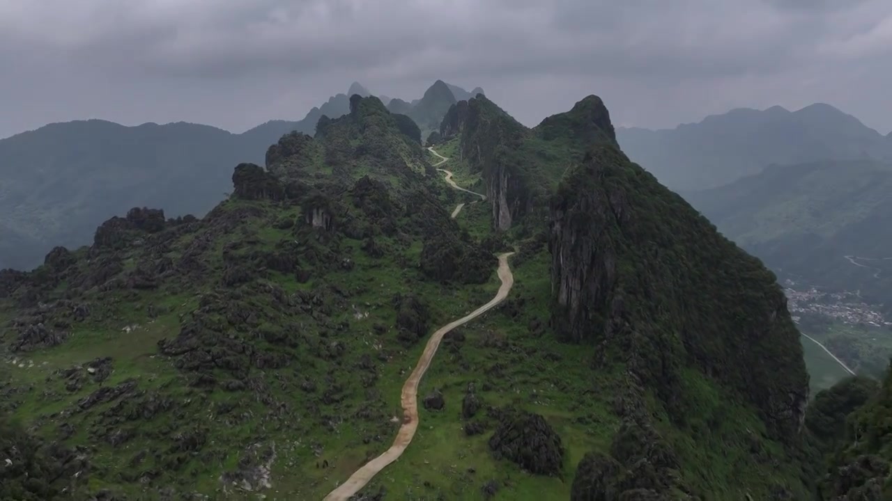 贵州六盘水六枝龙脊山龙脊天路视频素材