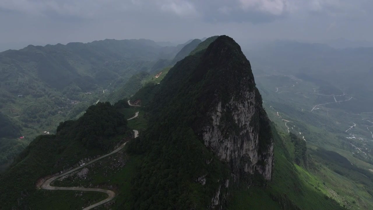 贵州六盘水六枝龙脊山龙脊天路视频素材