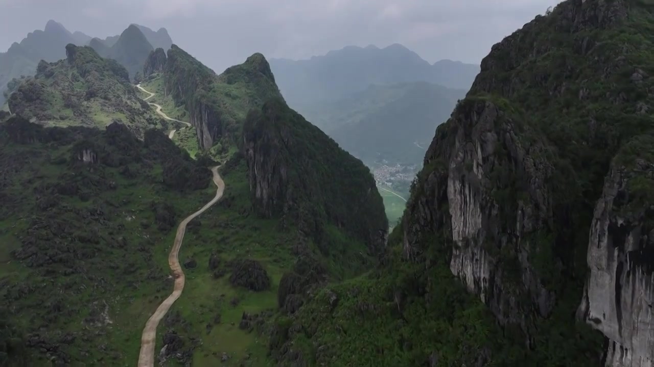 贵州六盘水六枝龙脊山龙脊天路视频素材