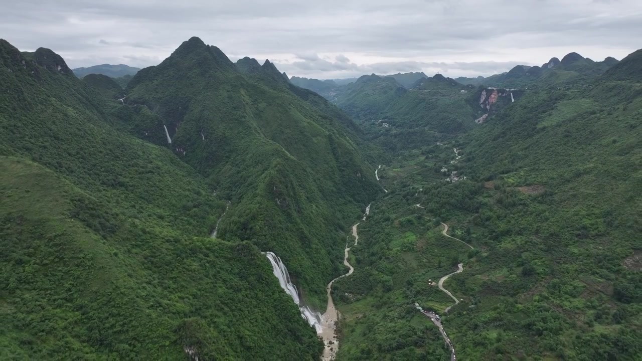 贵州六盘水六枝龙脊山龙脊天路视频素材