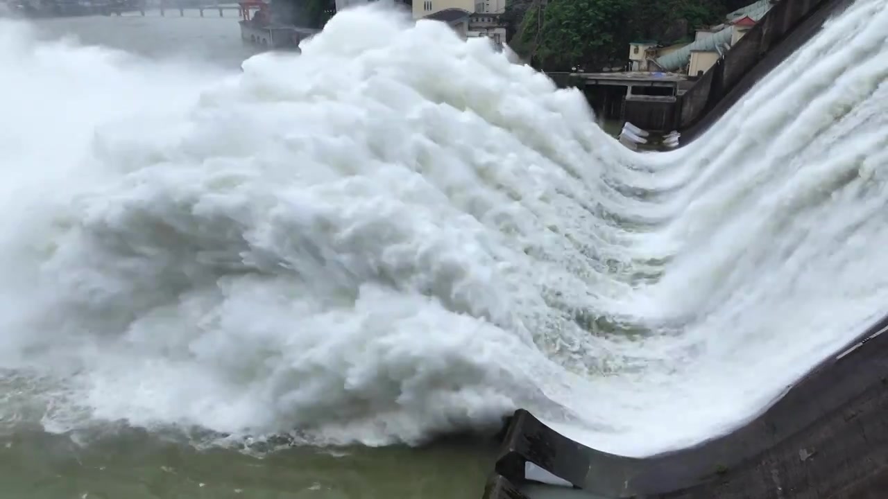 湖南 安化 柘溪水库 泄洪 暴雨 水位上涨视频素材