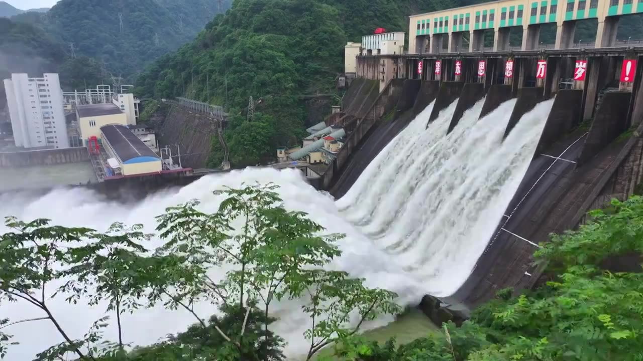 湖南 安化 柘溪水库 泄洪 暴雨 水位上涨视频素材