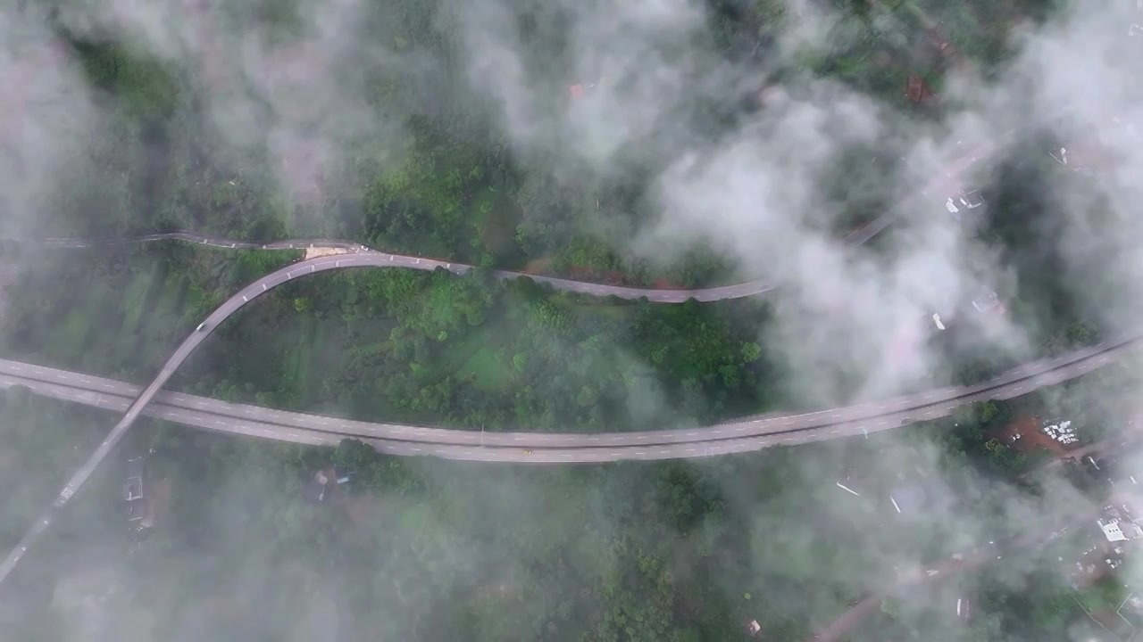 连南县三排镇，雨后云雾缭绕。视频素材