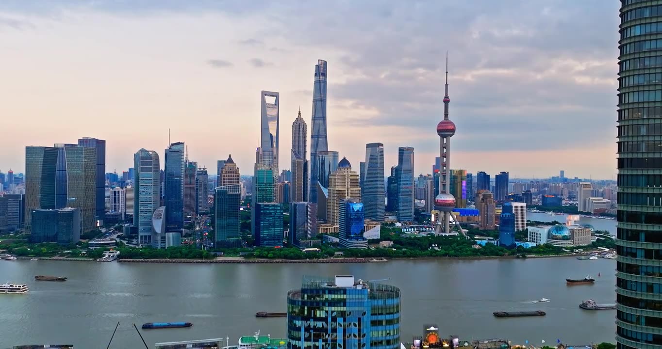 中国上海现代城市风景，商务金融背景视频素材