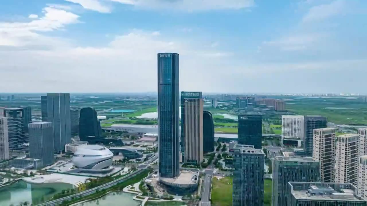 夏天梅雨季节雨停间隙苏州相城区高铁新城城市风景航拍延时视频素材