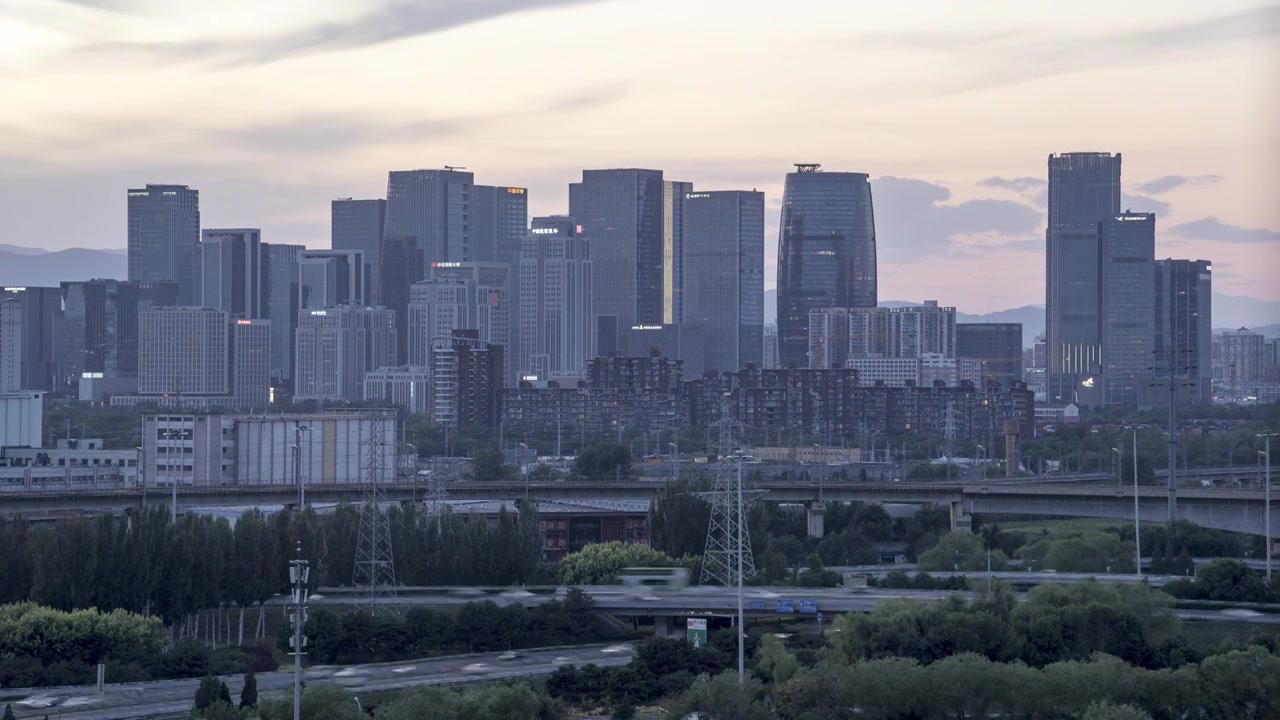 北京丽泽商务区城市风光日落晚霞商业建筑轨道交通延时摄影视频素材