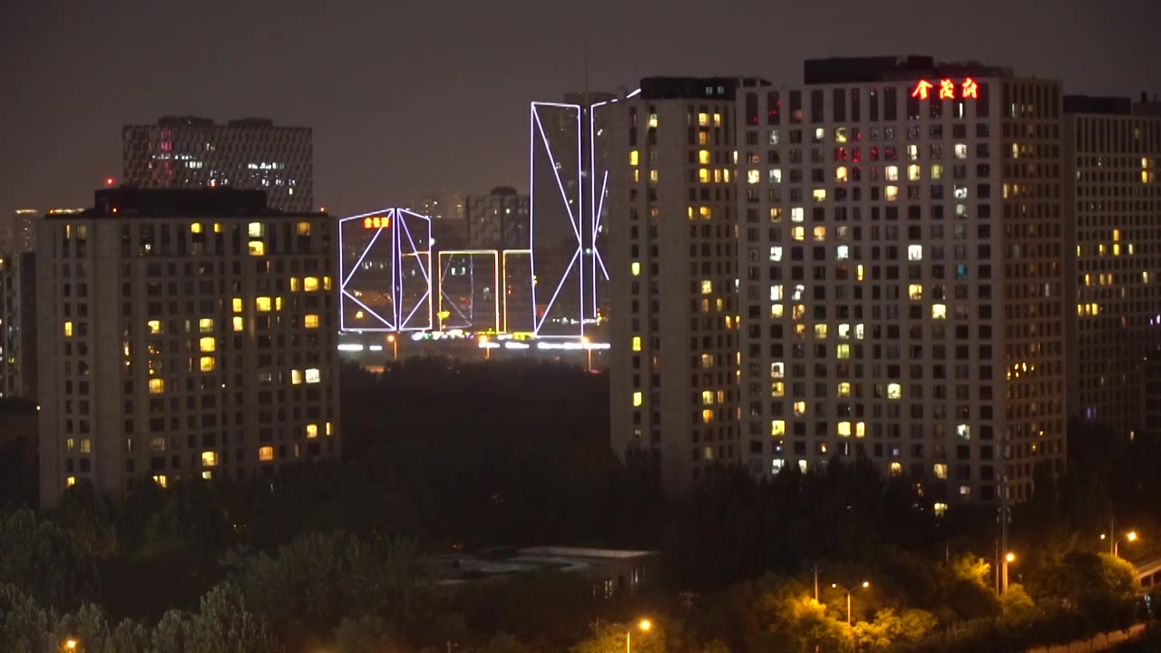 北京东四环大郊亭路建筑群夜景视频下载