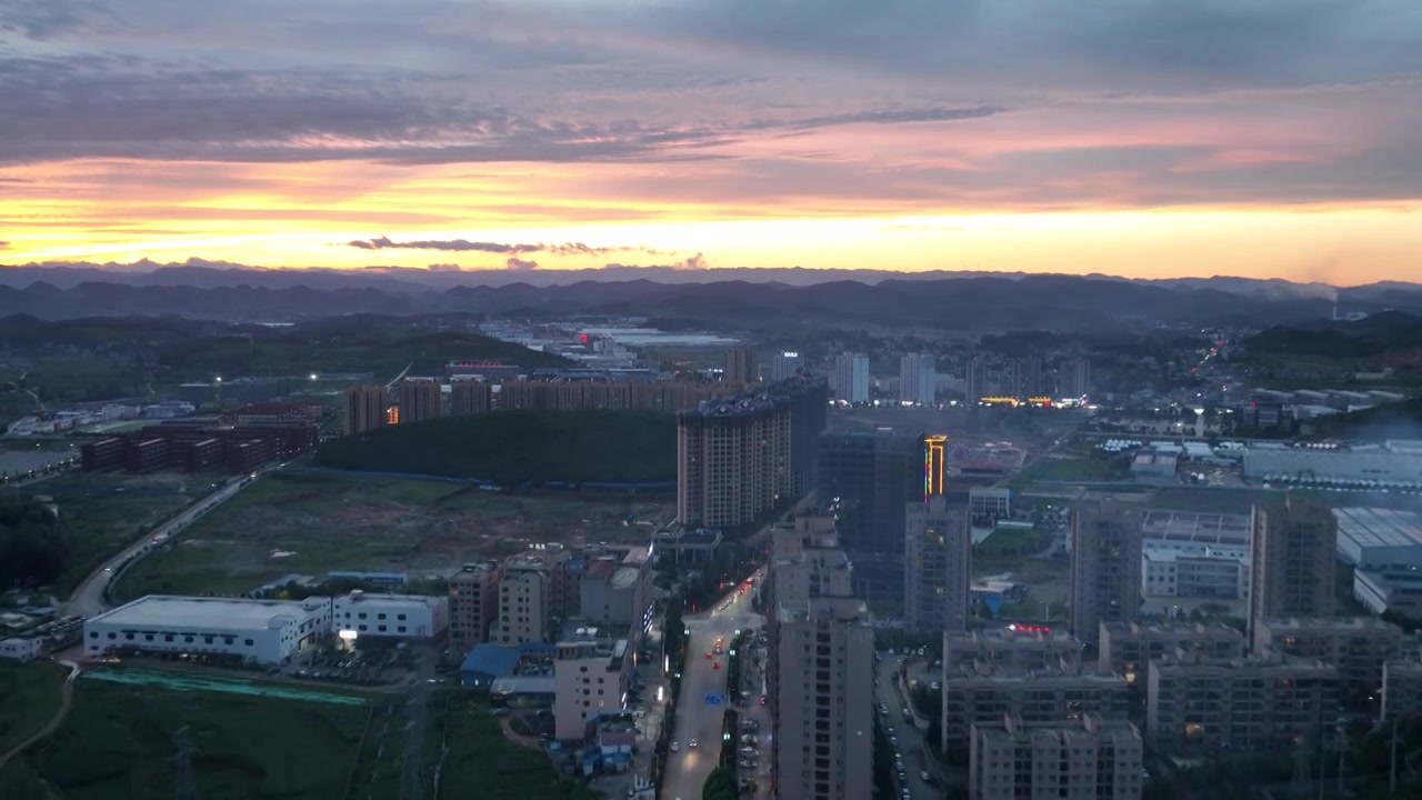 威宁县五里岗街道晚霞夜色夕阳视频下载