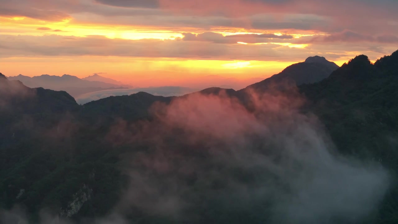 日出云海群山朝霞航拍视频下载