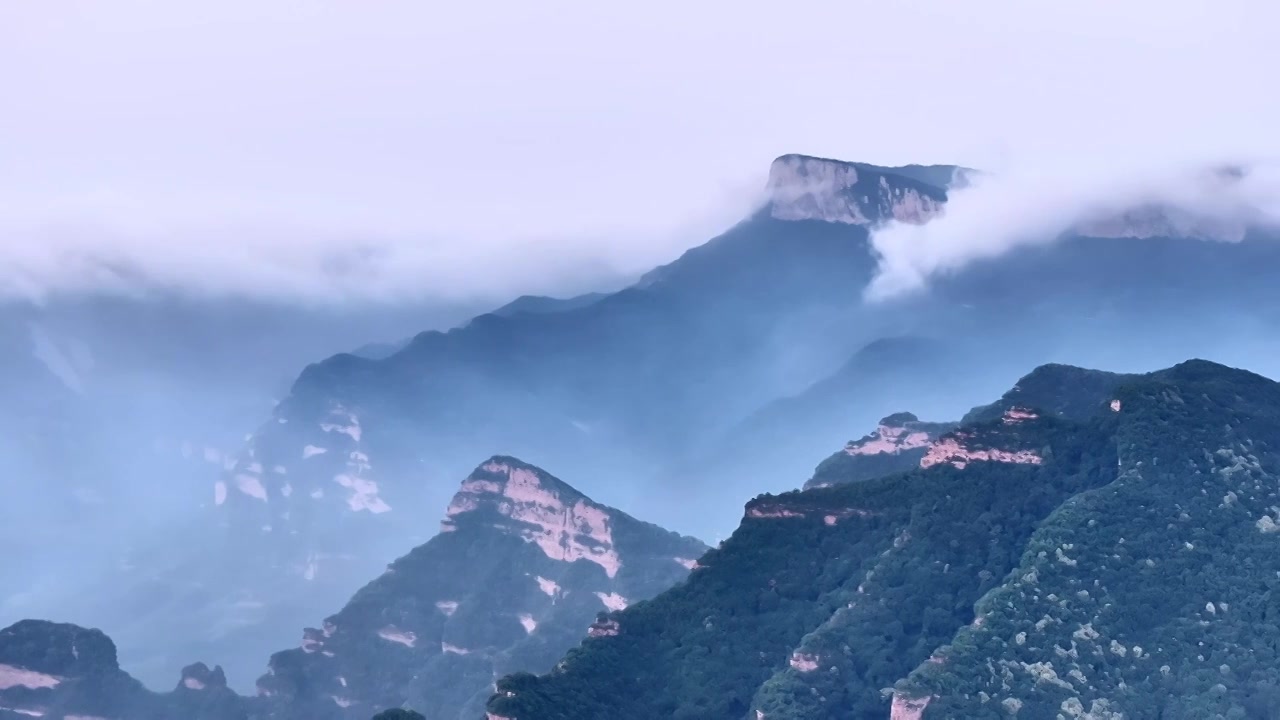 航拍山西省长治市太行山夏季云雾视频素材