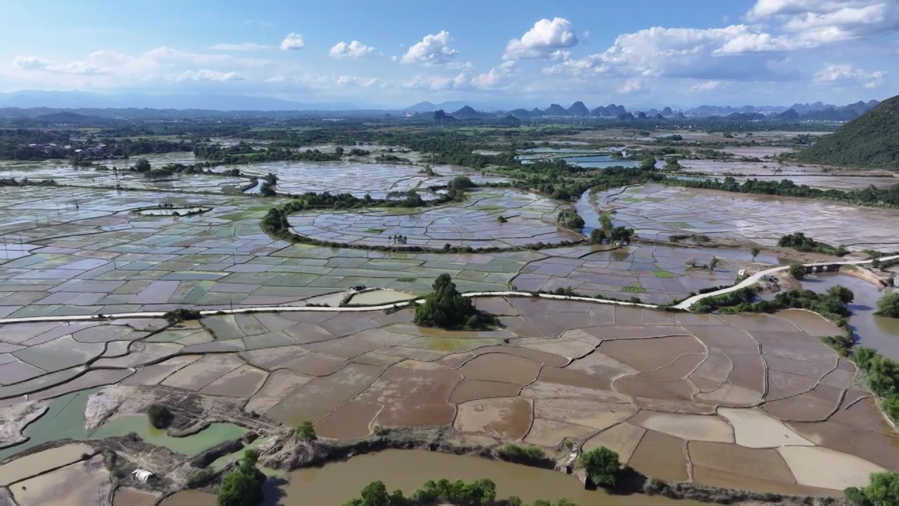 喀斯特水稻田园风光视频下载