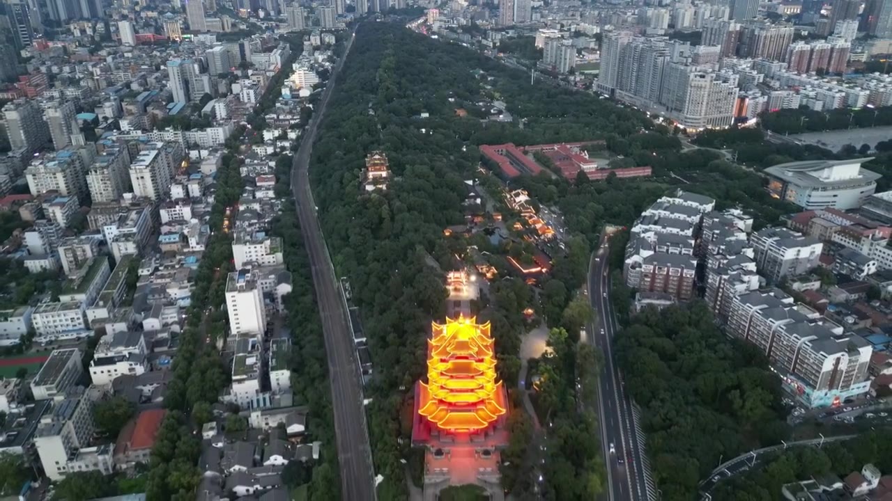 华灯初上，夜幕下的黄鹤楼视频下载