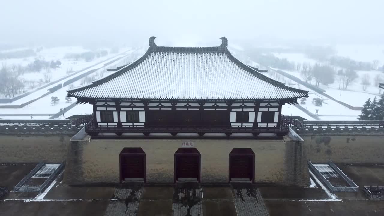 河南洛阳：隋唐洛阳城定鼎门天街等地标雪景视频素材