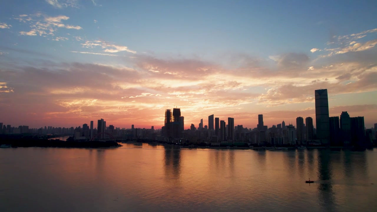 4K湖北武汉汉口江滩晚霞夜景航拍视频素材