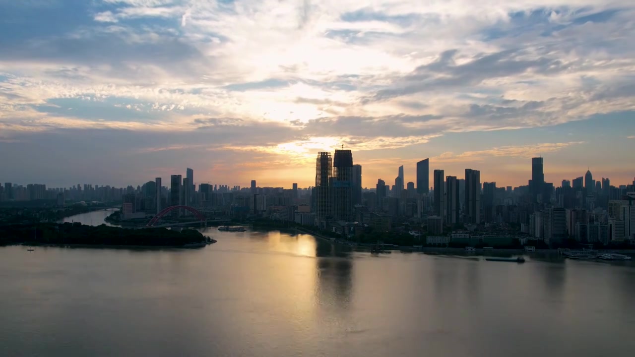 4K湖北武汉汉口江滩晚霞夜景航拍延时视频素材