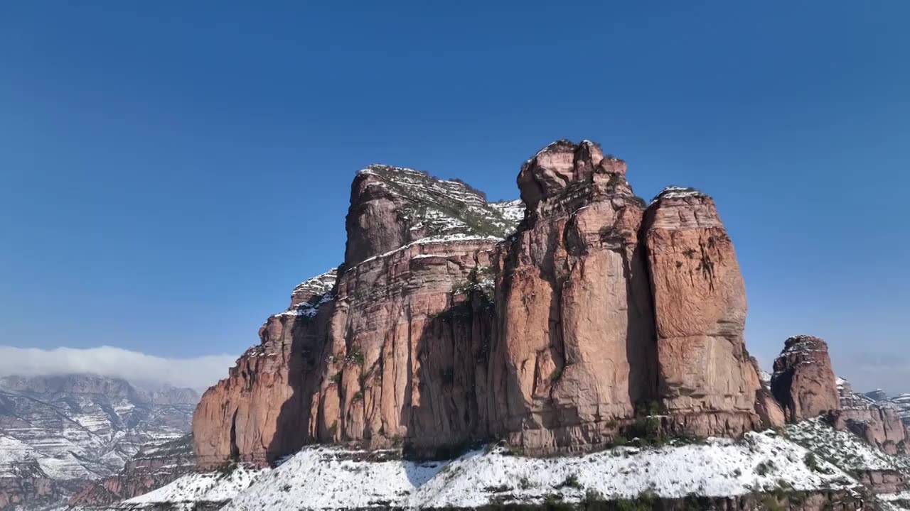 航拍长治市板山春雪后的景色视频下载