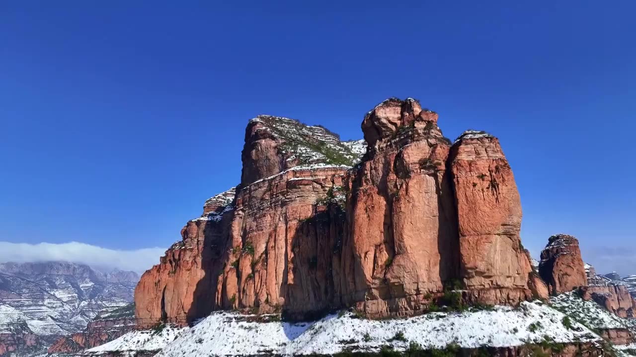 航拍长治市板山春雪后的景色视频下载