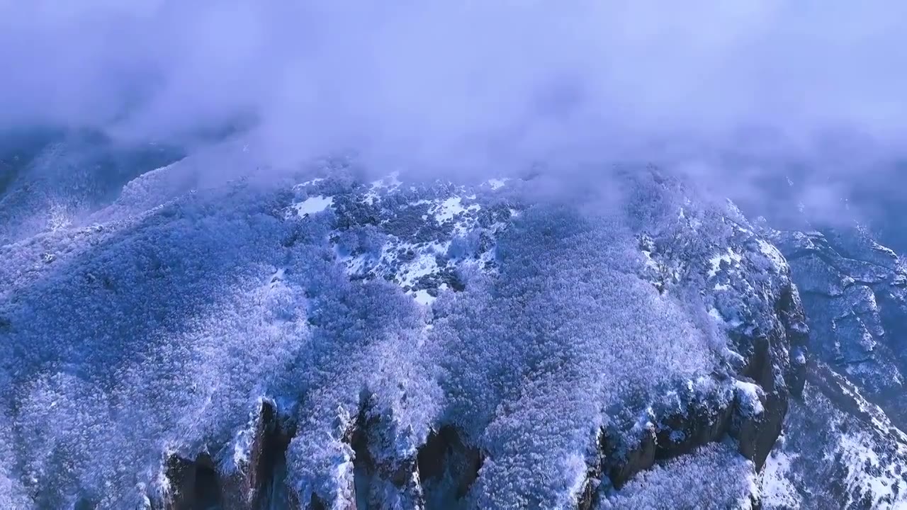 山西省长治市板山春雪后的山巅景色视频素材